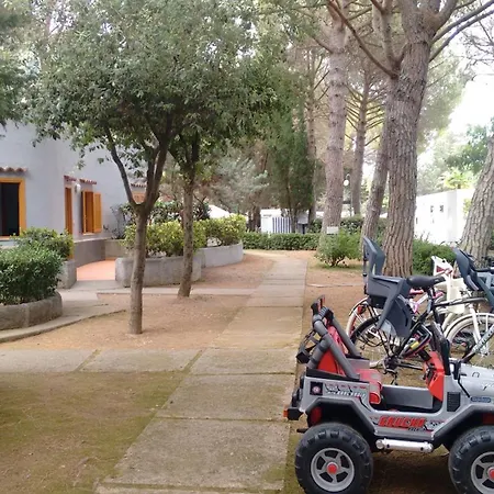 Villaggio Turistico La Mantinera - מלון דירות 3*