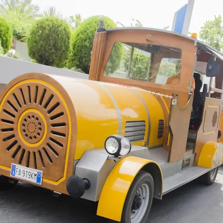 Villaggio Turistico La Mantinera - מלון דירות 3*