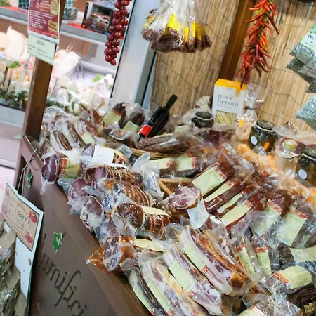 Ξενοδοχείο με διαμερίσματα Villaggio Turistico La Mantinera - 3*