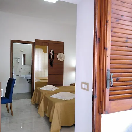 Ξενοδοχείο με διαμερίσματα Villaggio Turistico La Mantinera - 3*