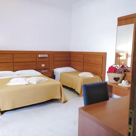 Villaggio Turistico La Mantinera - מלון דירות 3*