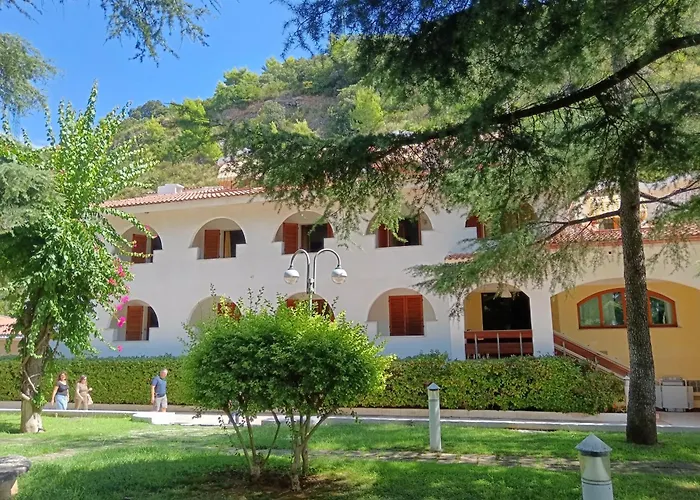 Villaggio Turistico La Mantinera - Aparthotel