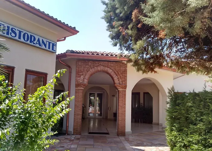 Villaggio Turistico La Mantinera - Aparthotel 3*